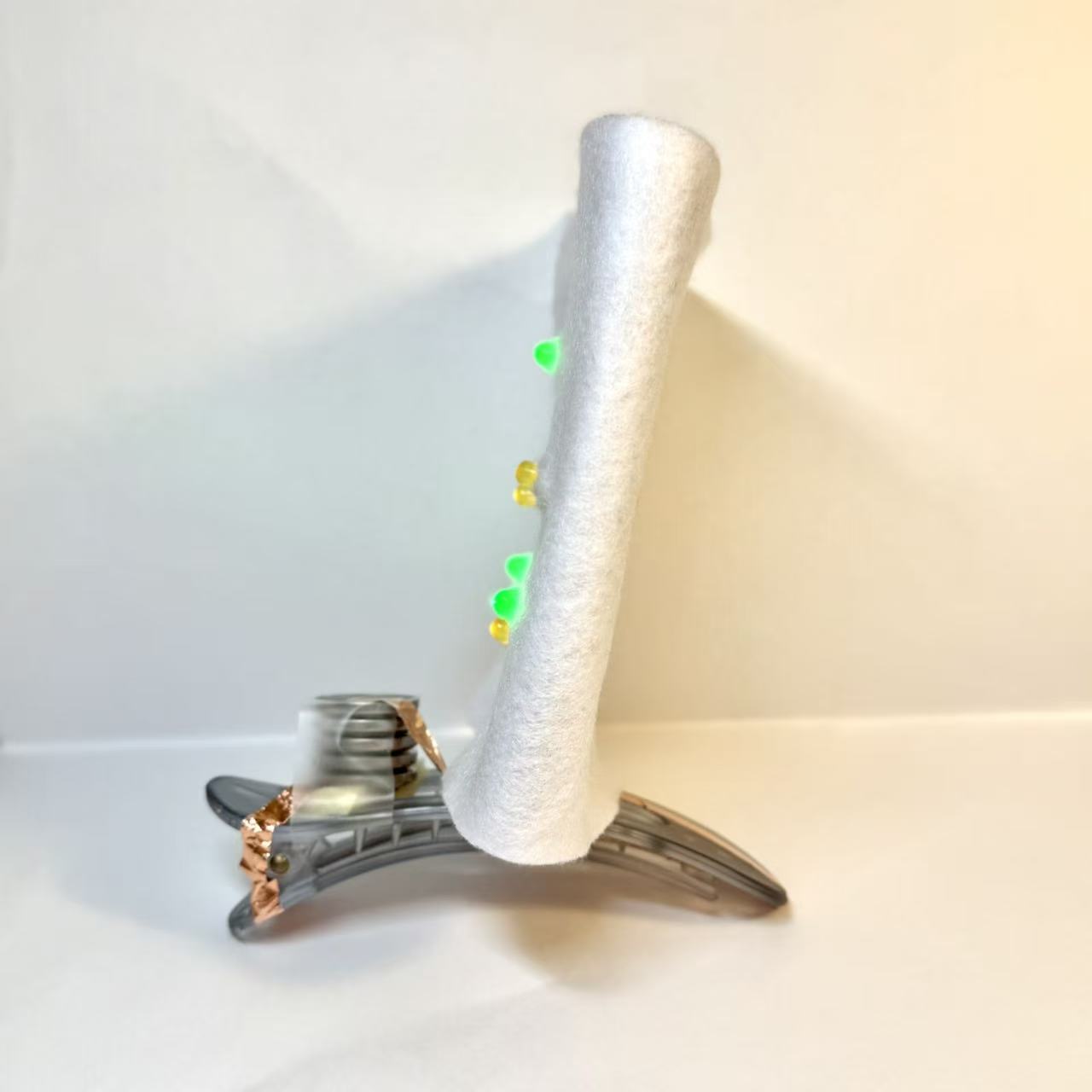 wearable circuit - Light-Up Hair clip angle 3