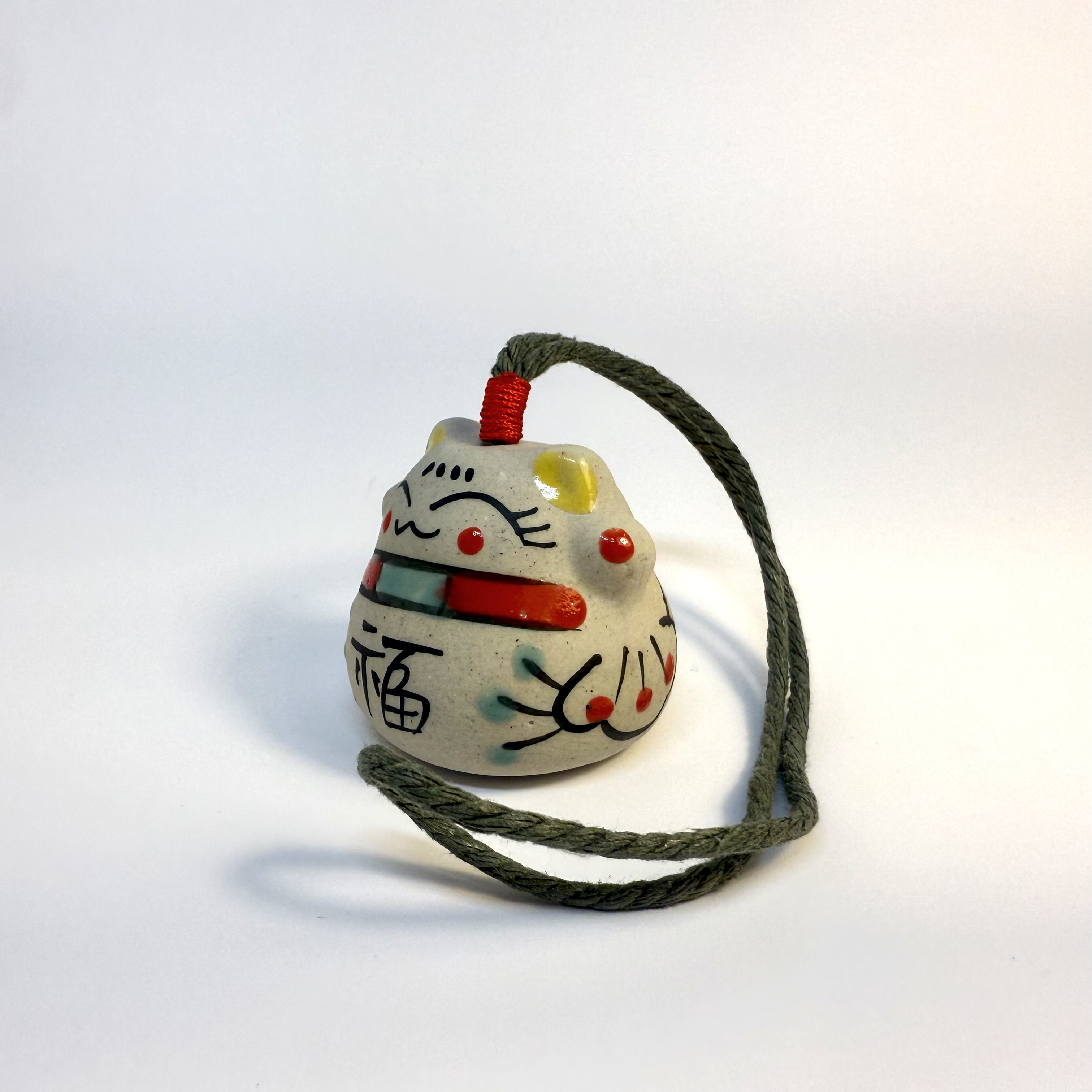 primitive shapes: cat hanging ornament angle 2, the 2/3 front side view