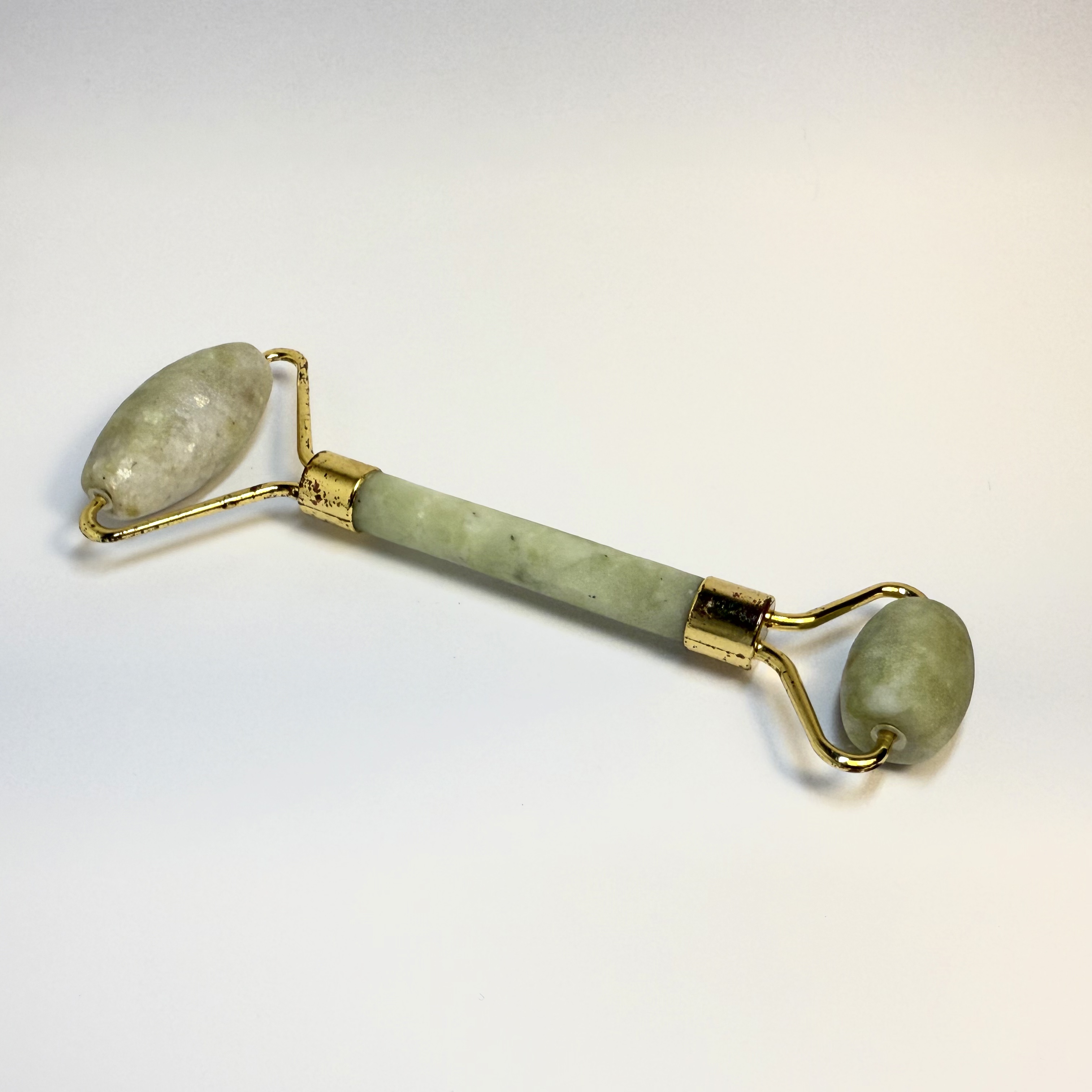 complex geometry: face massager angle 1, the 2/3 front side view